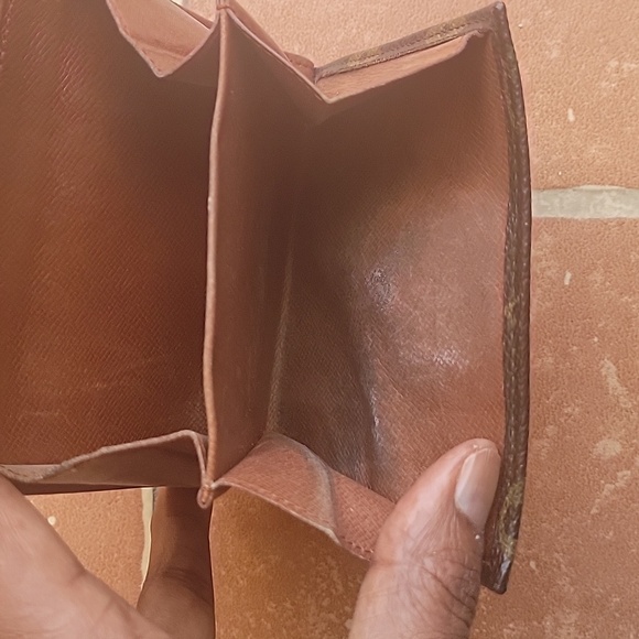 Louis vuitton foldable wallet - Picture 3 of 9